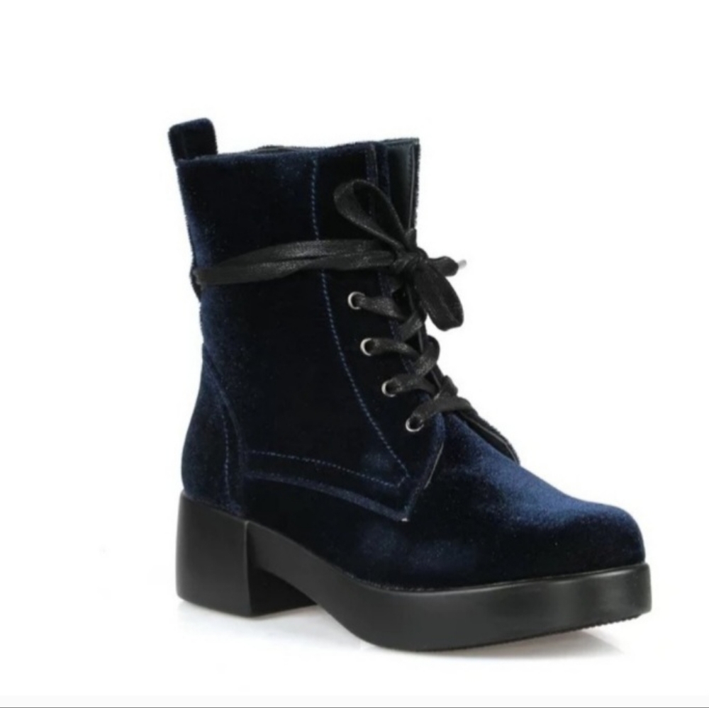 8 1/2 boots velvet feel, black chunky heal
